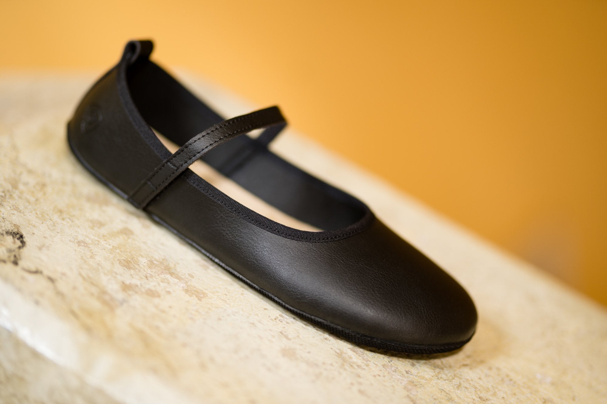 Ananda Barefoot Dress shoes for Narrow Feet