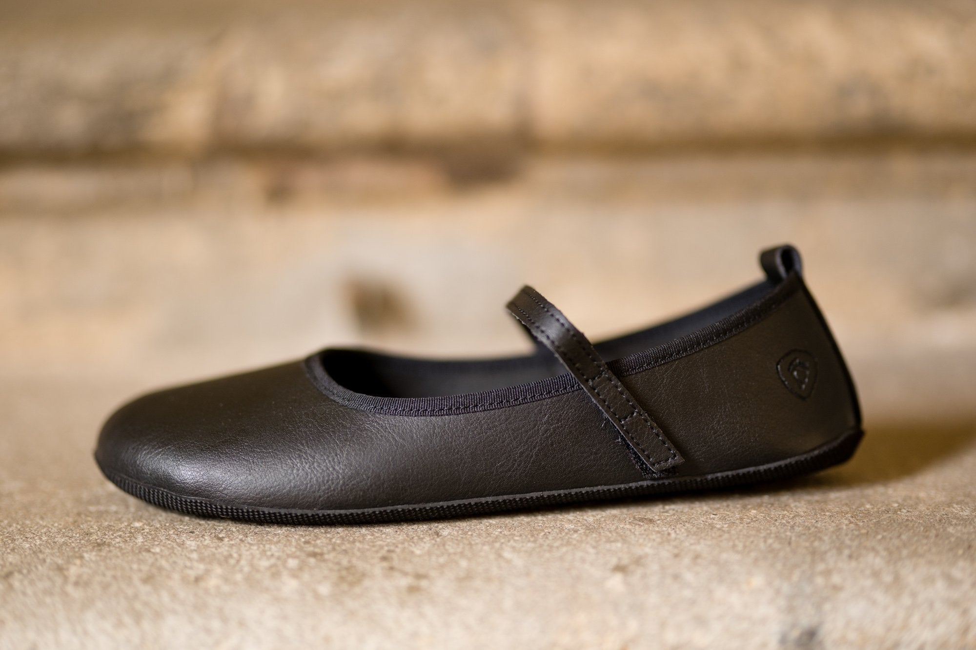 Ananda Barefoot Dress shoes for Narrow Feet