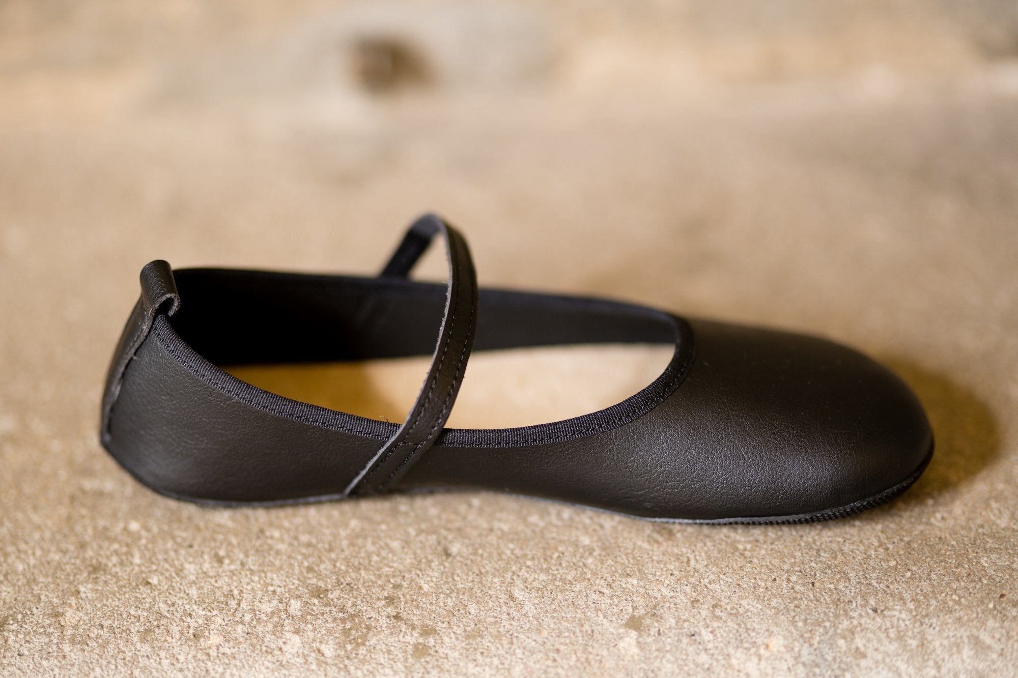 Ananda Barefoot Dress shoes for Narrow Feet