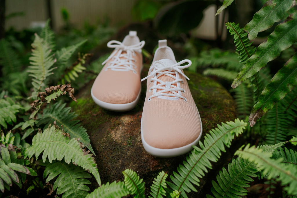 Flow beige barefoot sneakers