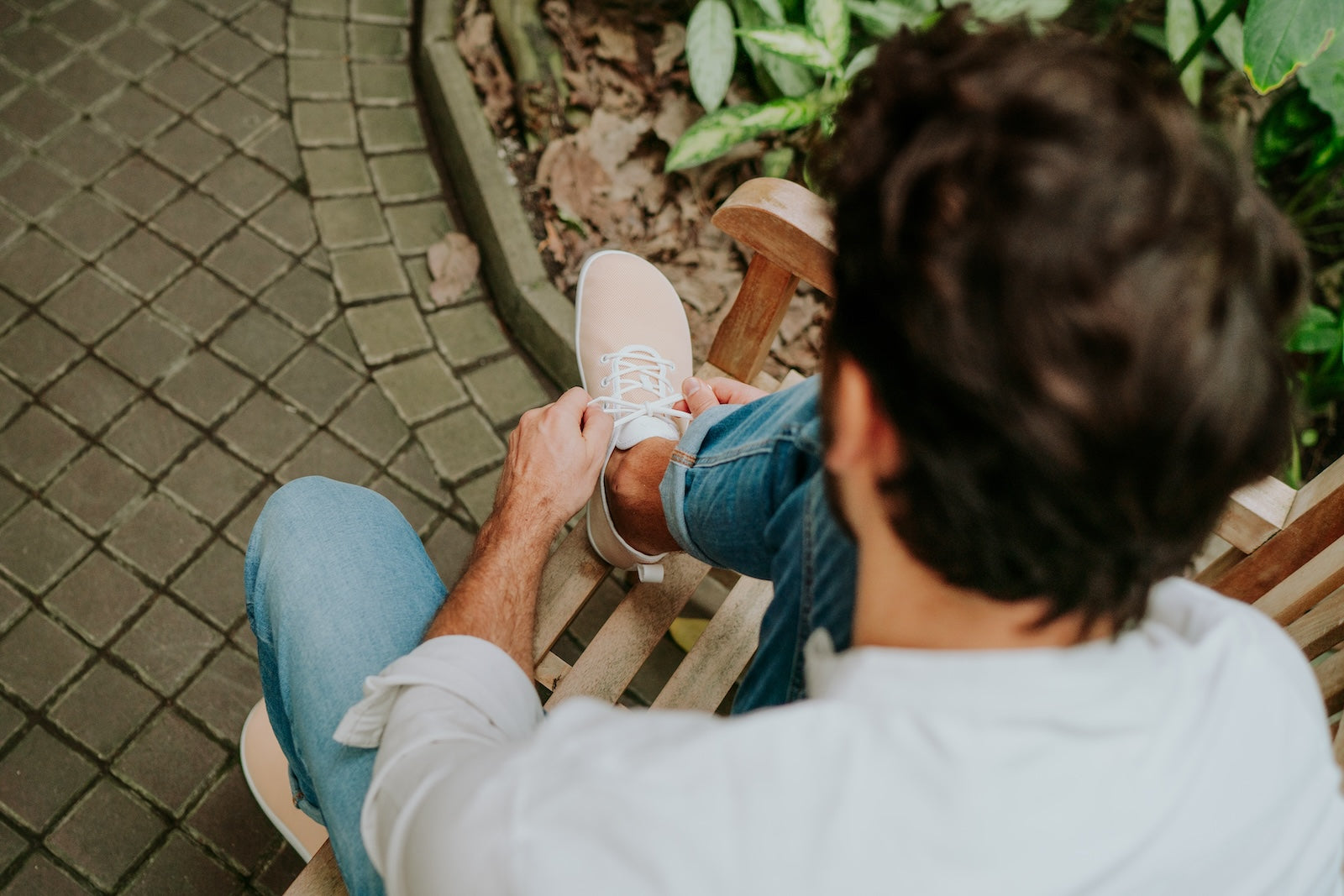 Flow beige barefoot sneakers