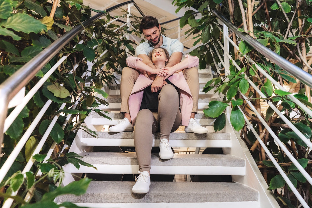 Flow Comfort white sneakers