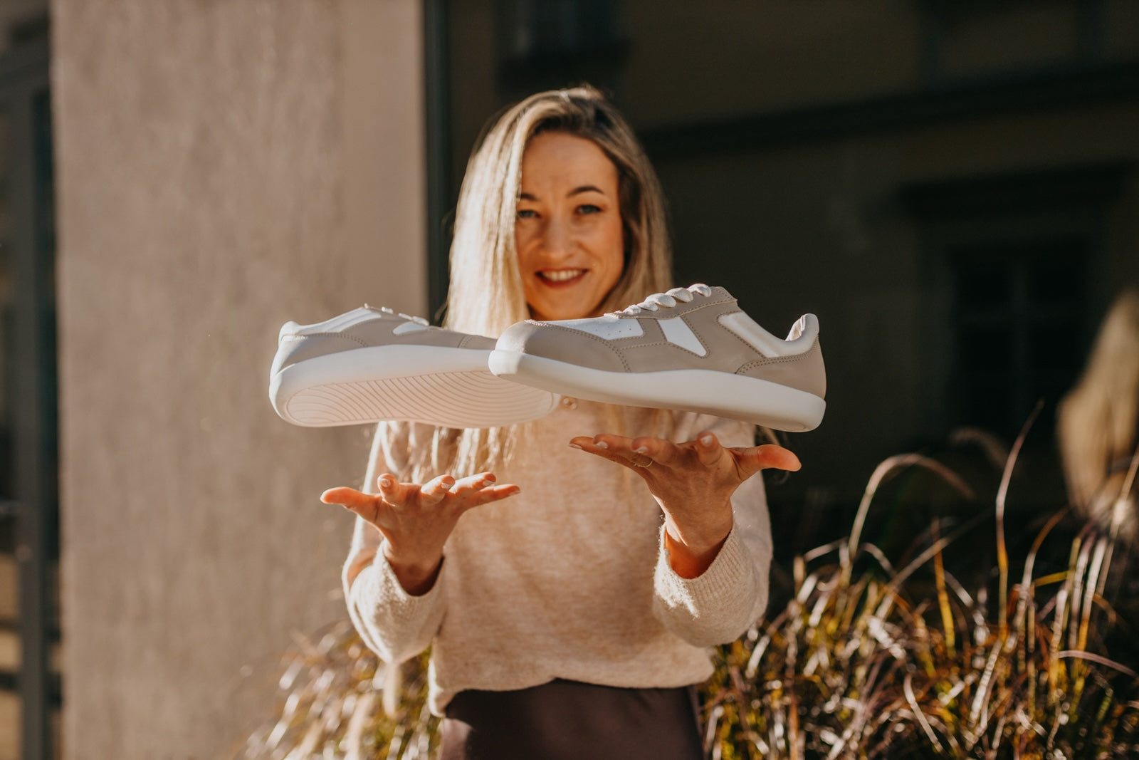 Barefoot Sneakers Yuva Beige & White