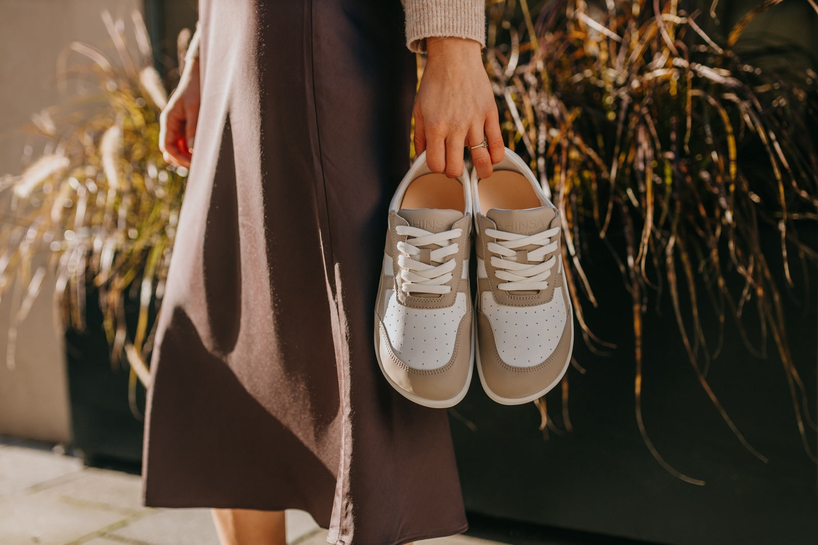 Yuva Comfort Sneakers Beige & White