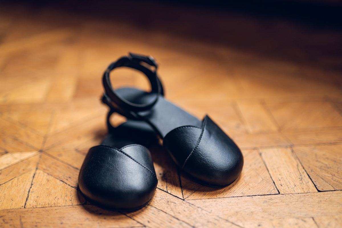 Ballerina barefoot black dress shoes