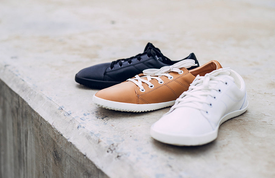 Vida Comfort white sneakers