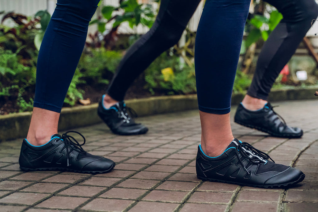 Chitra Trek&Trail Comfort blue-black sneakers