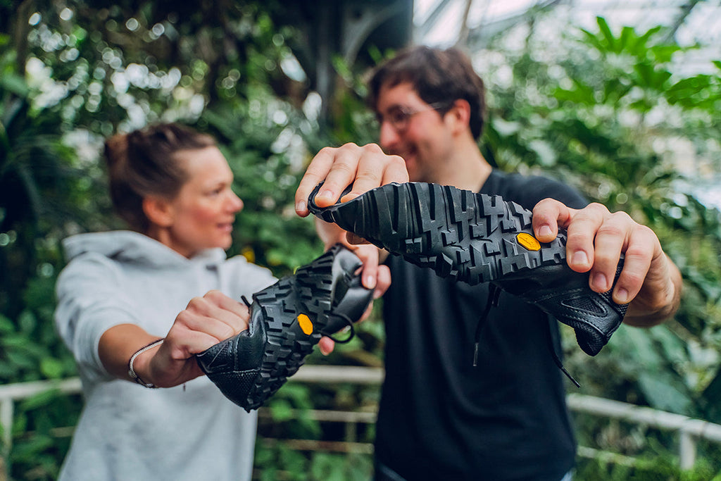 Chitra Trek&Trail barefoot blue-black sneakers