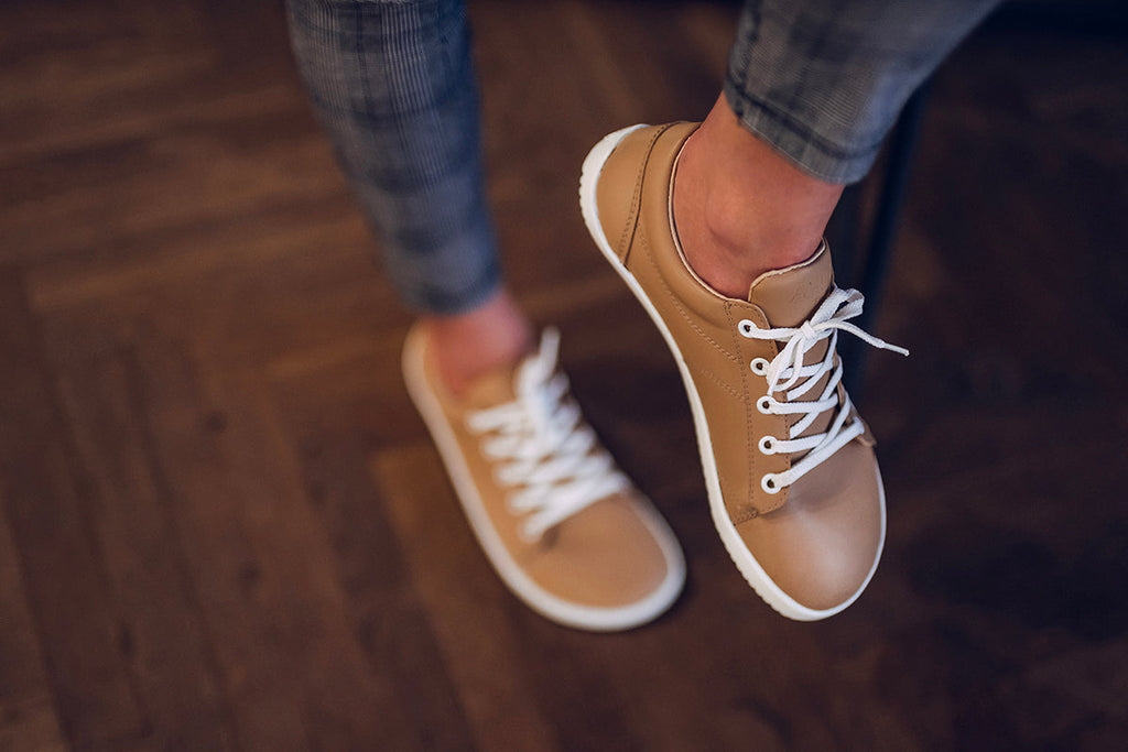 Vida Comfort beige sneakers