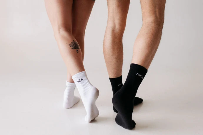 Aira Basics Foot Shaped Socks - Crew - White