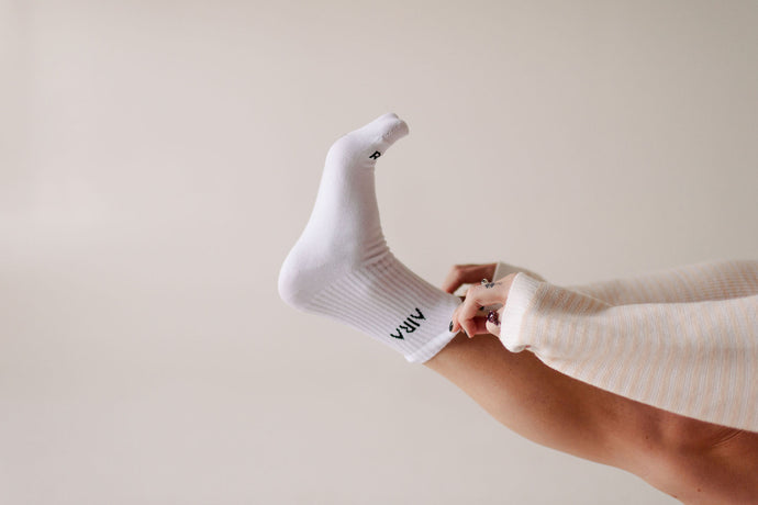 Aira Basics Foot Shaped Socks - Crew - Black