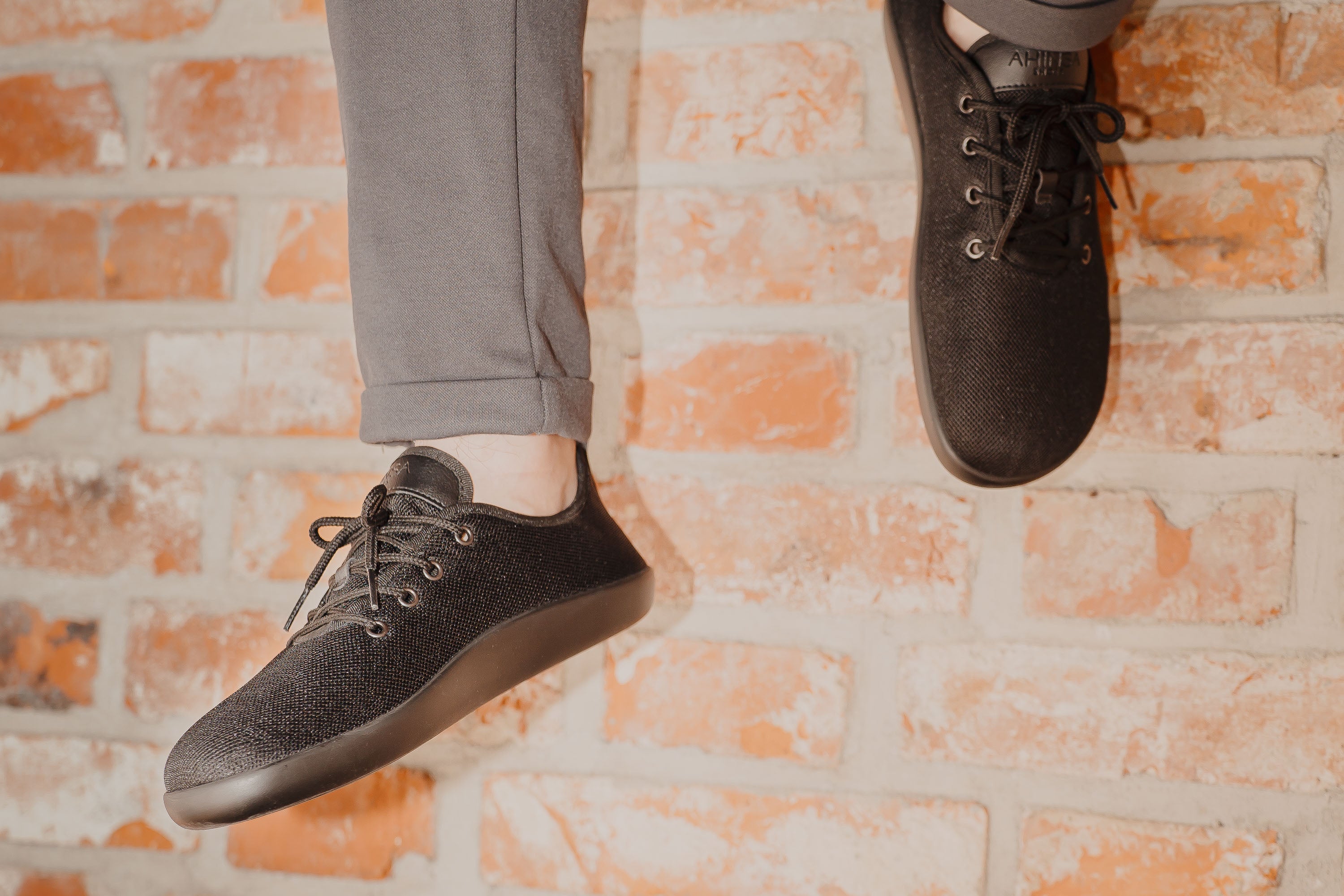 Flow black barefoot sneakers
