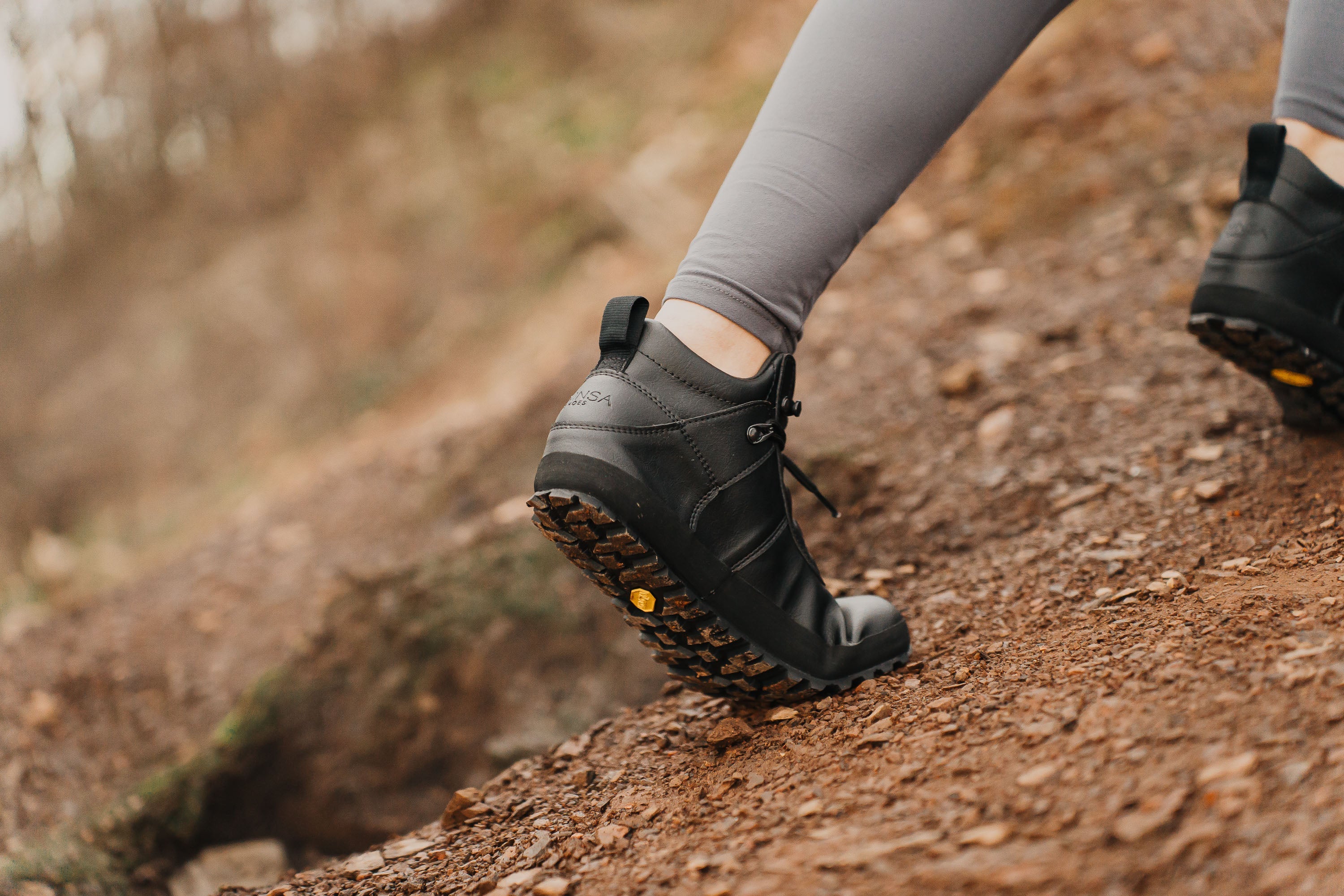 Hiker Comfort black ankle trekking boots
