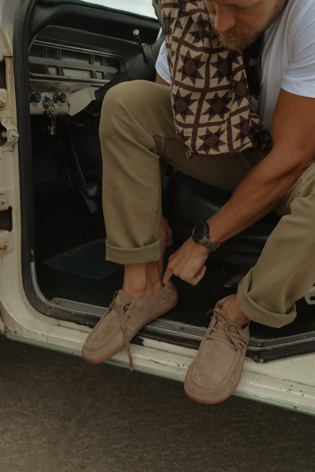 Barefoot Grounding Mecca Shoes / Tan