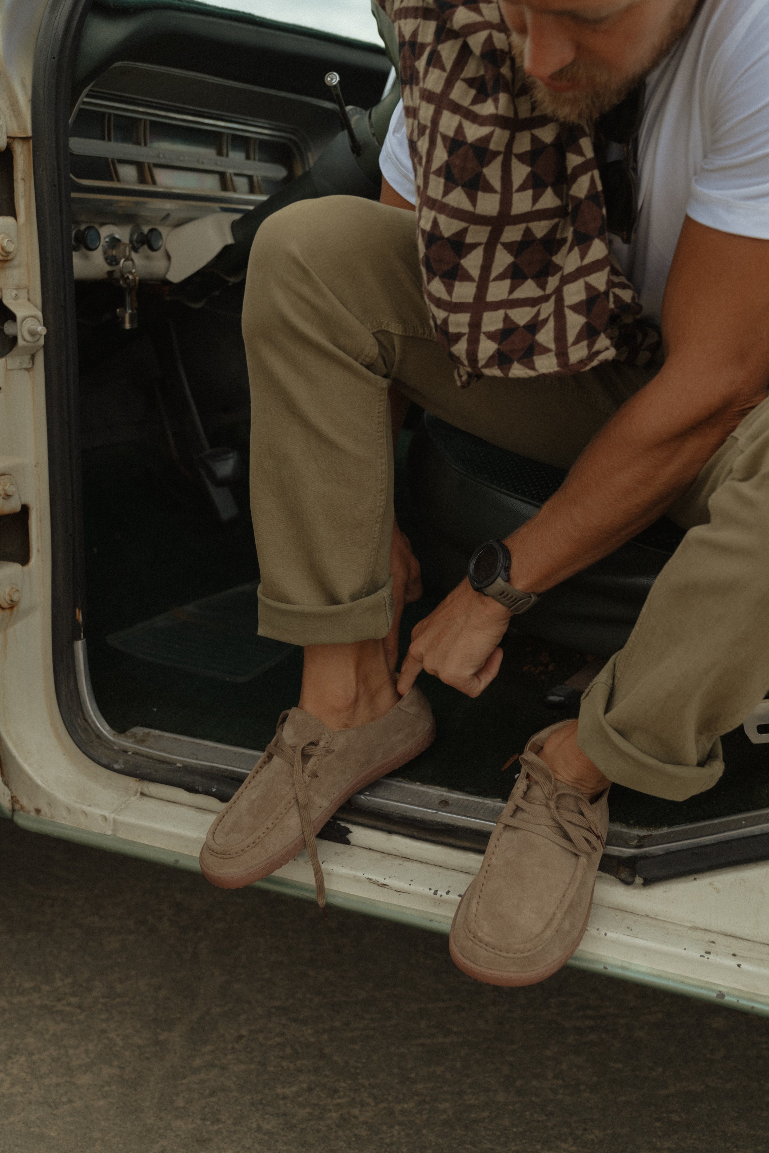 Barefoot Grounding Mecca Shoes / Tan