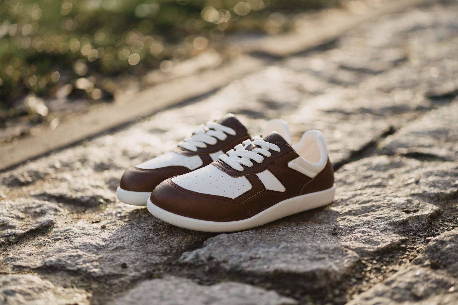 Barefoot Sneakers Yuva Brown & White