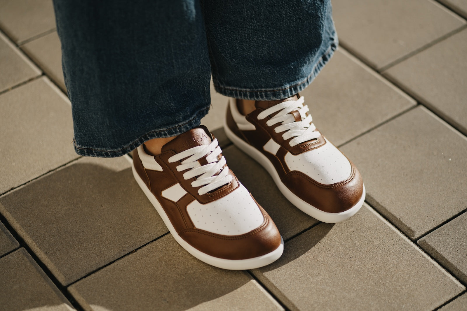 Barefoot Sneakers Yuva Brown & White