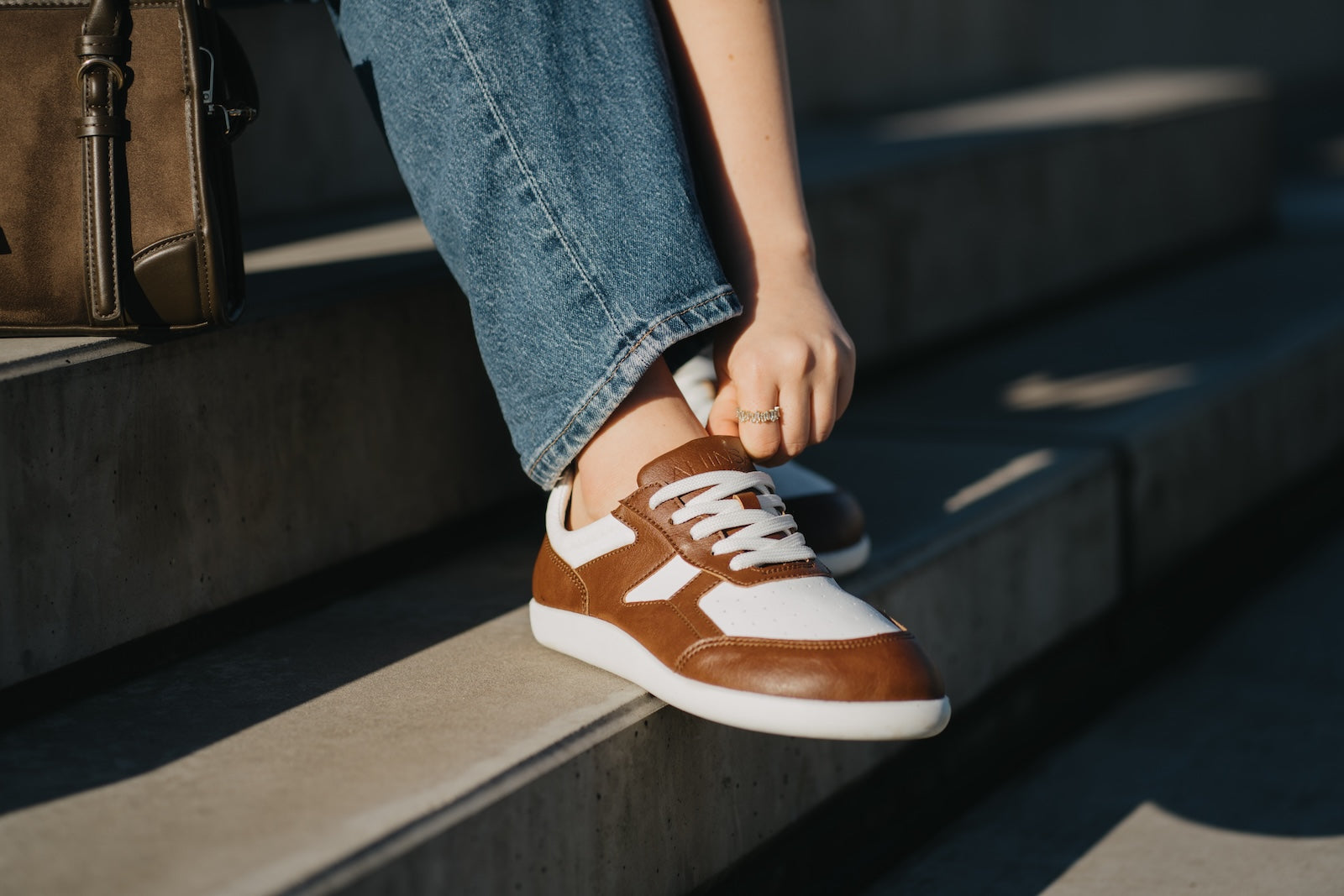 Barefoot Sneakers Yuva Brown & White
