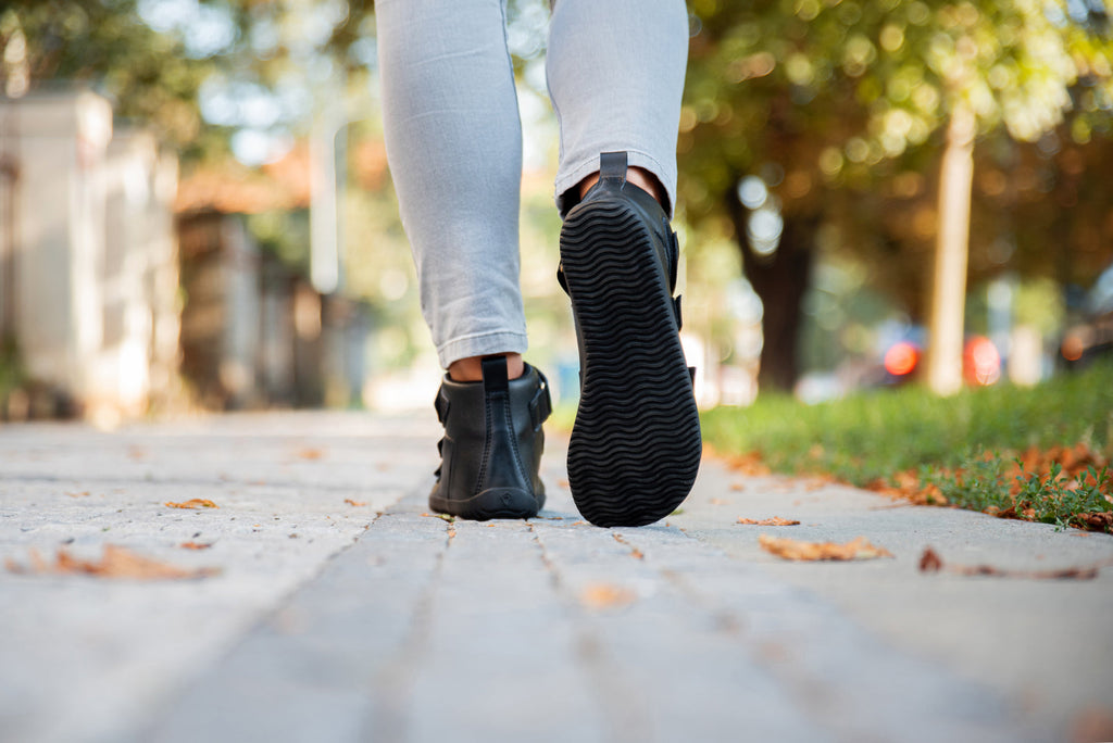 black barefoot shoes Quick