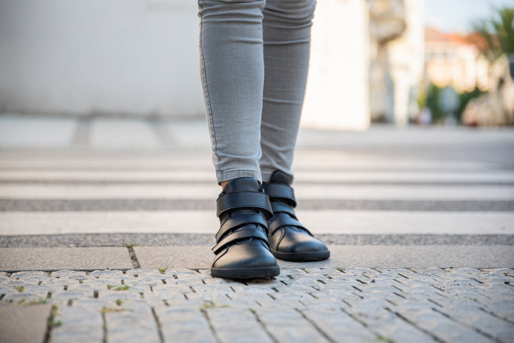 black barefoot shoes Quick