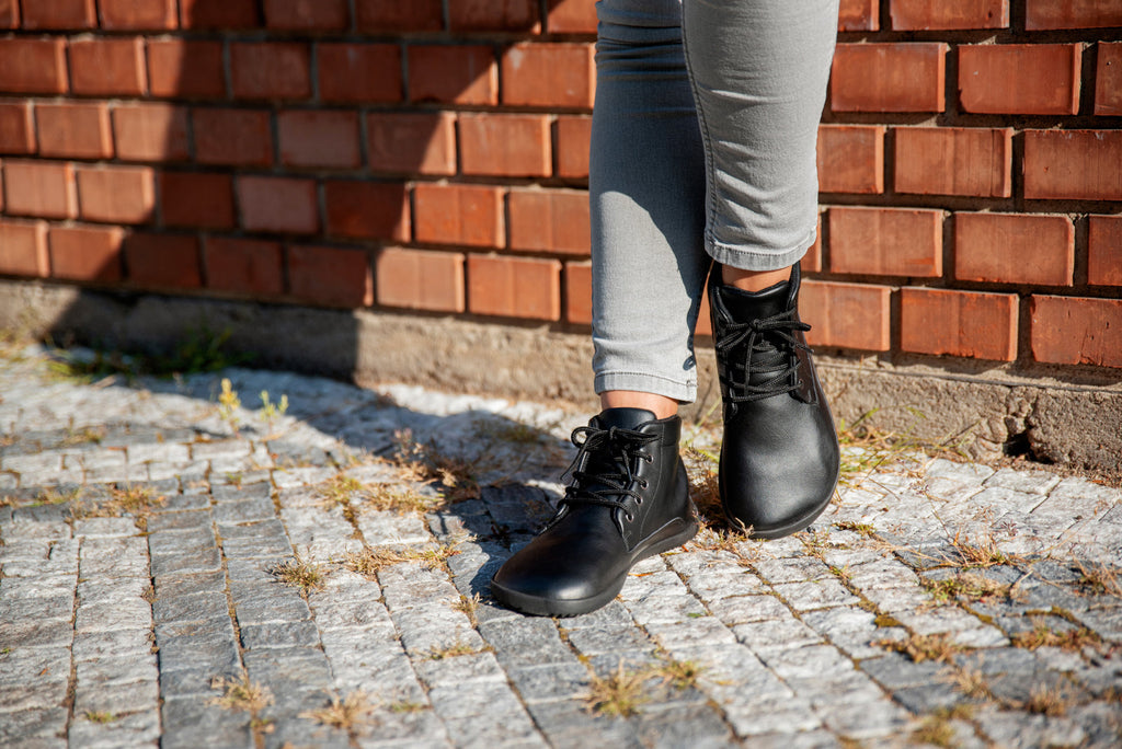 xWide barefoot Sundara Ankle boots