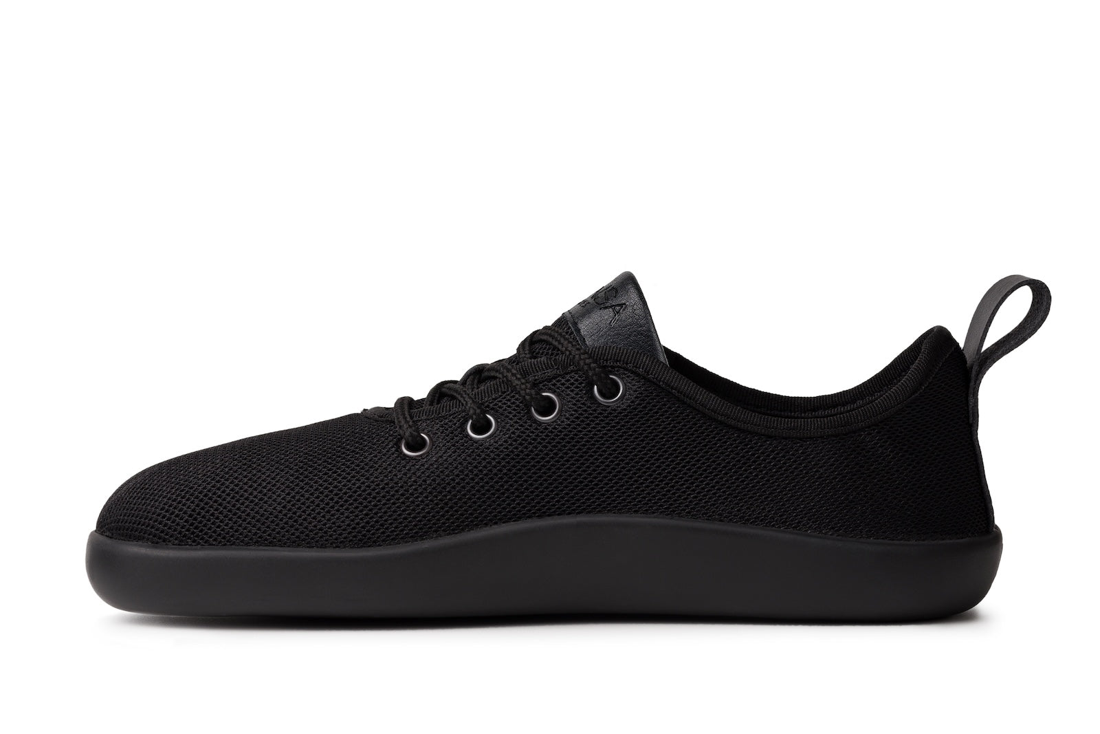Flow Comfort black sneakers