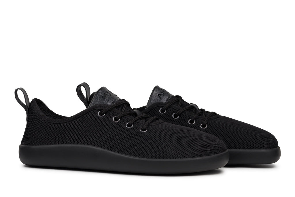 Flow black barefoot sneakers