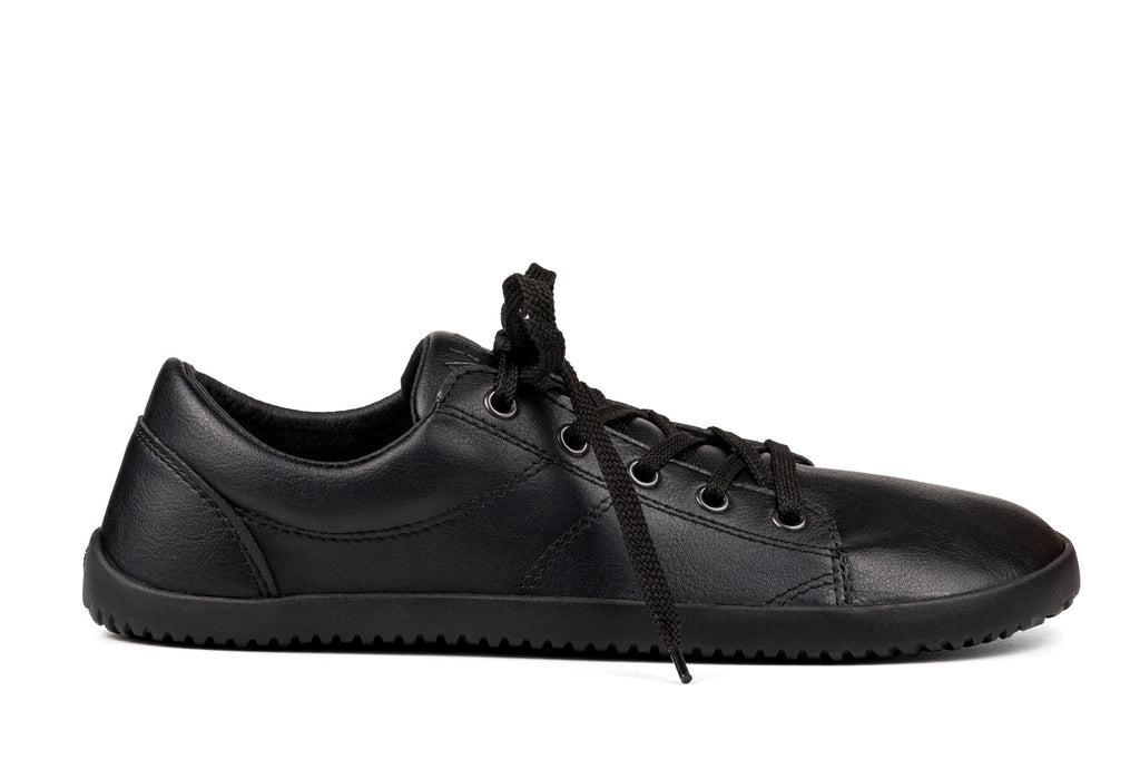 Vida Comfort black sneakers