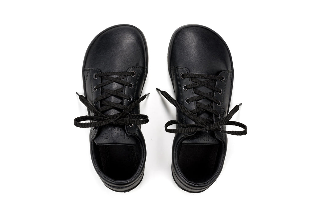 Vida Comfort black sneakers