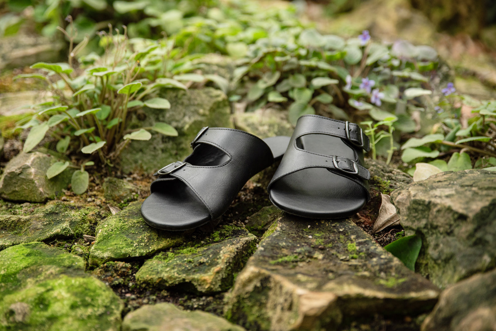 barefoot slip-on sandals black