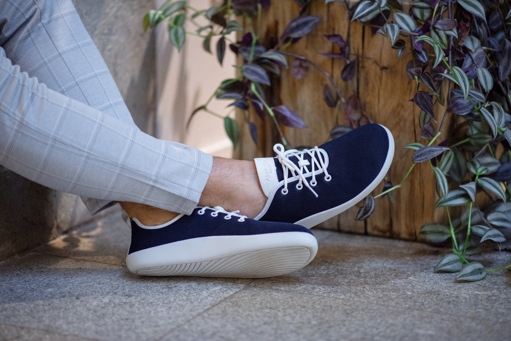 Flow Comfort navy sneakers