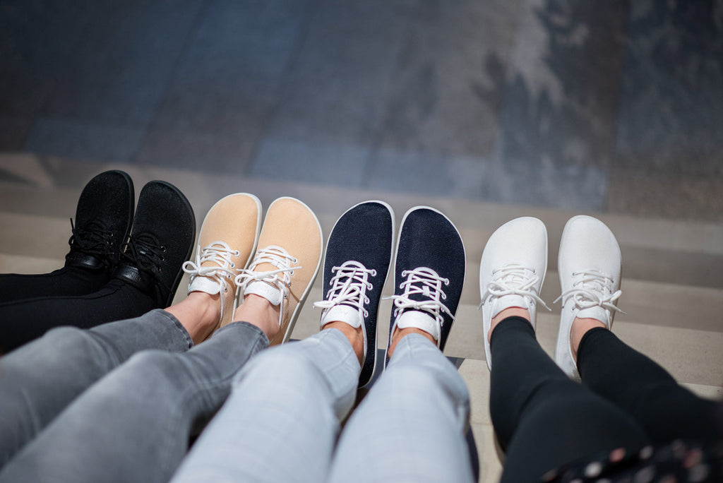 Flow Comfort black sneakers