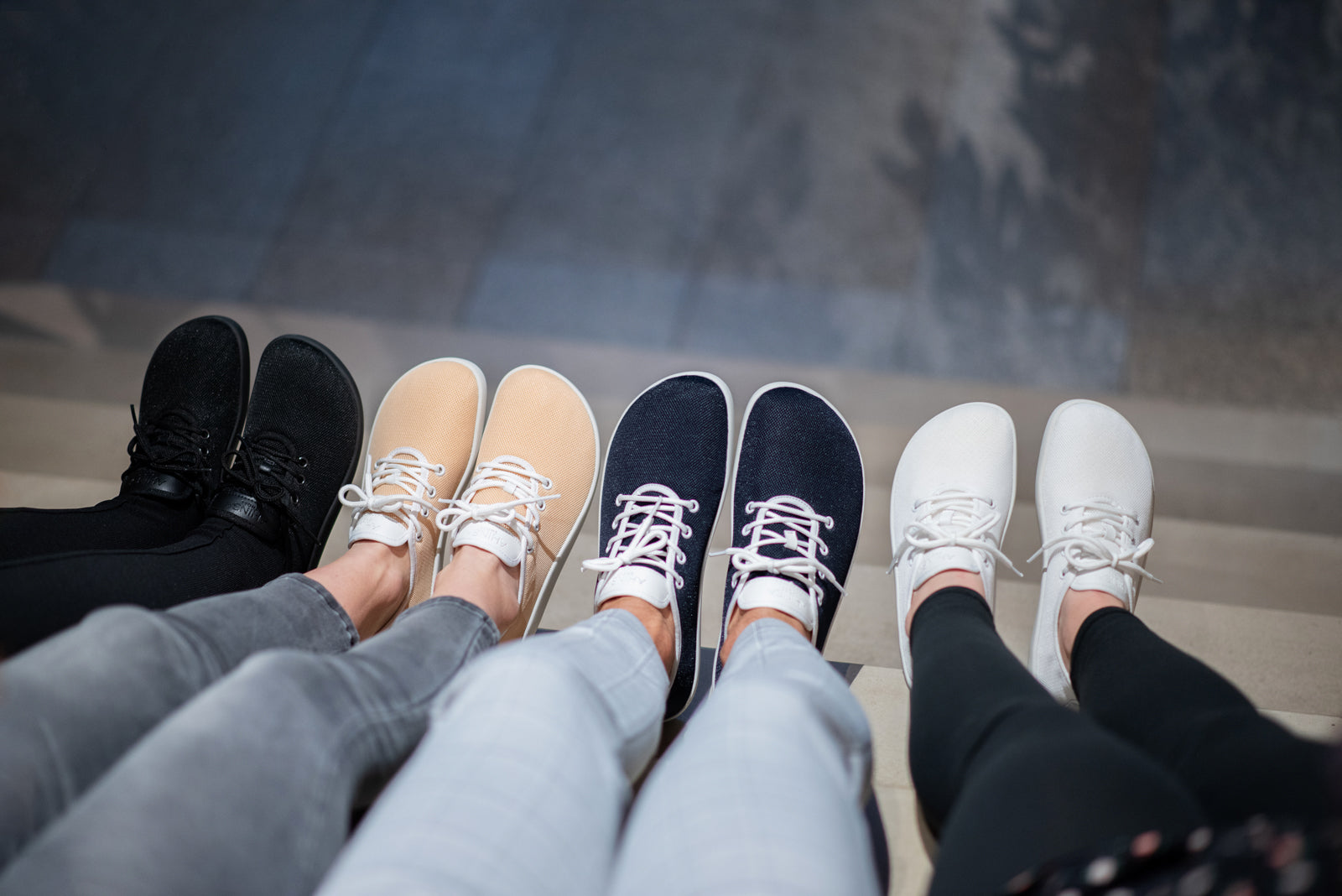 Flow Comfort navy sneakers