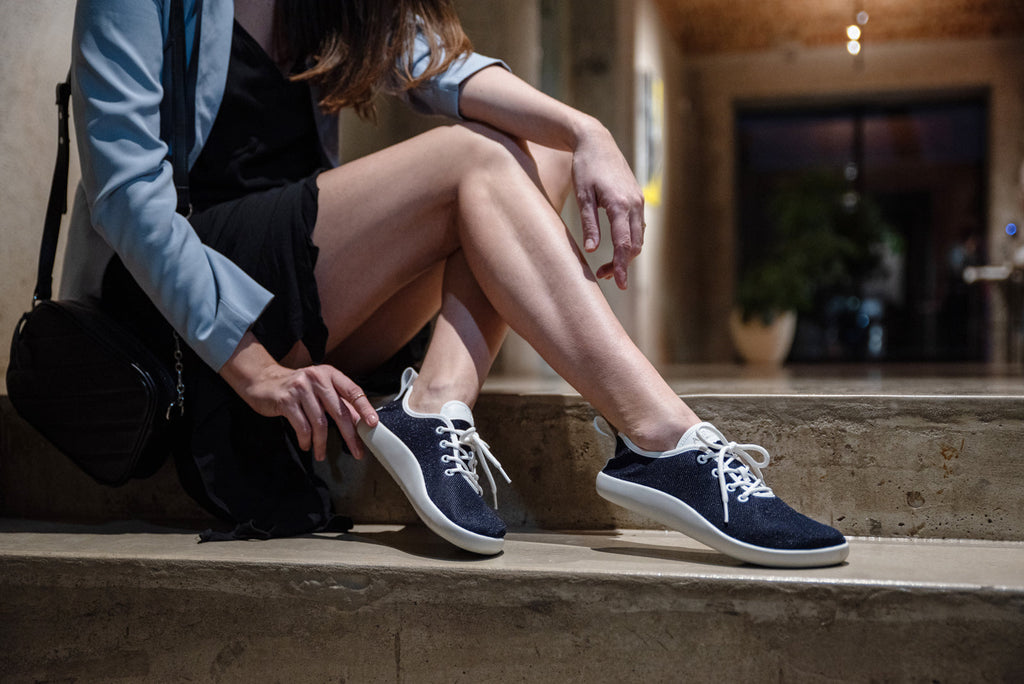 Flow Comfort navy sneakers