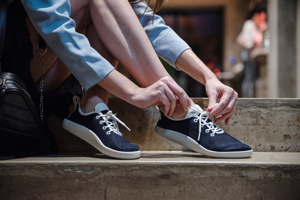 Flow Comfort navy sneakers