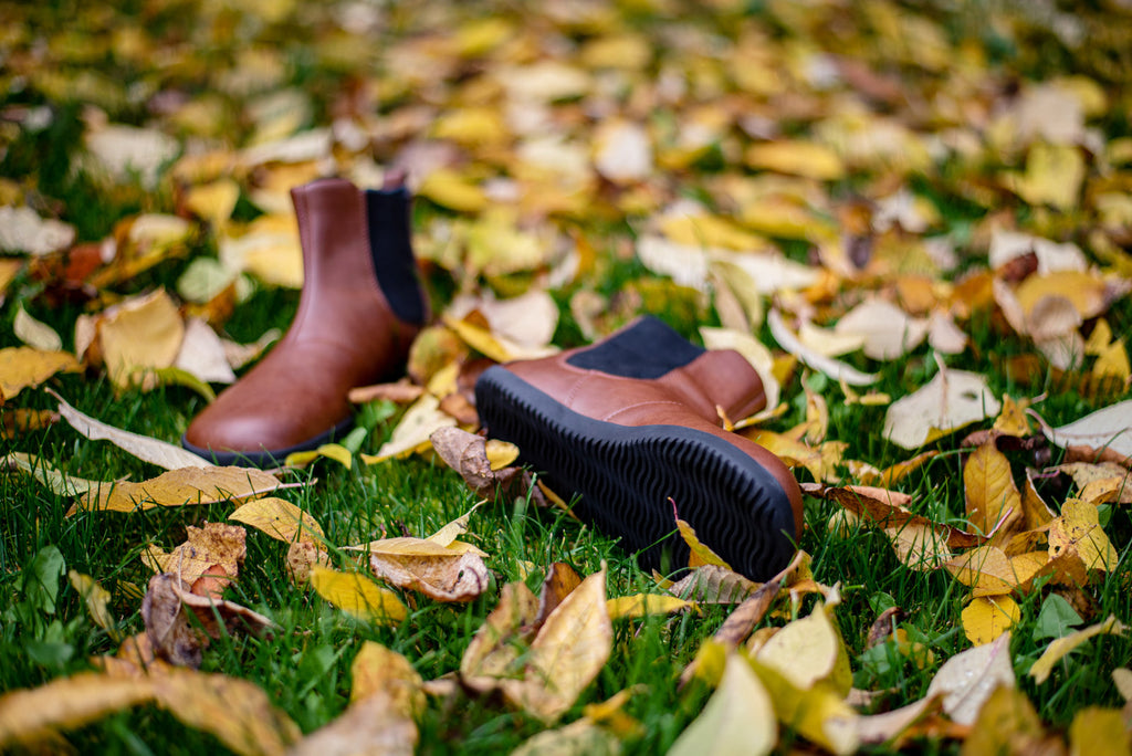 Chelsea barefoot brown boots