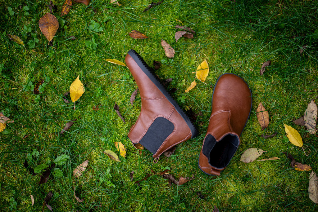 Chelsea barefoot brown boots