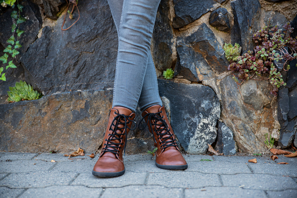 Jaya Barefoot Zip-up Boots – Brown