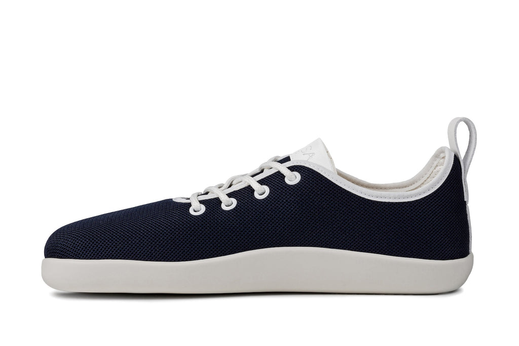 Flow Comfort navy sneakers