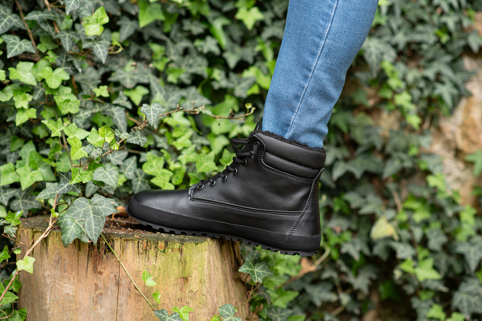 winter barefoot boots Shuma Winter black