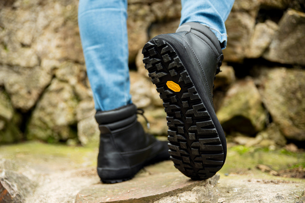 winter barefoot boots Shuma Winter black