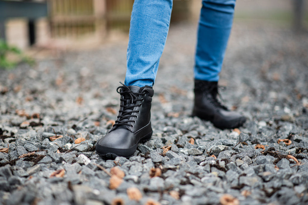 winter barefoot boots Shuma Winter black