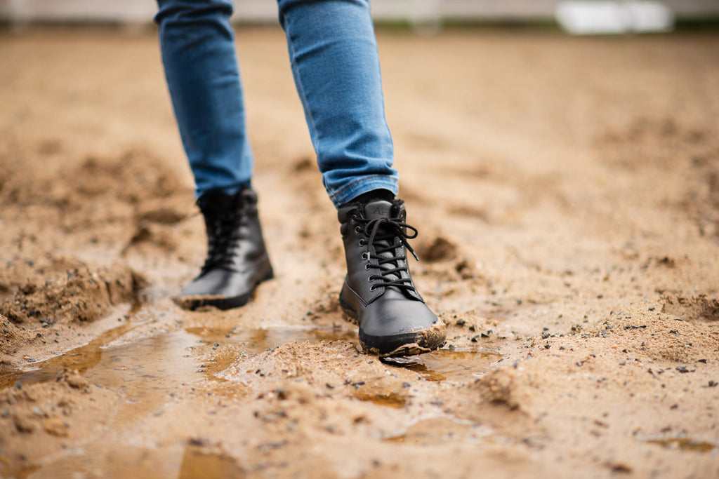 winter barefoot boots Shuma Winter black