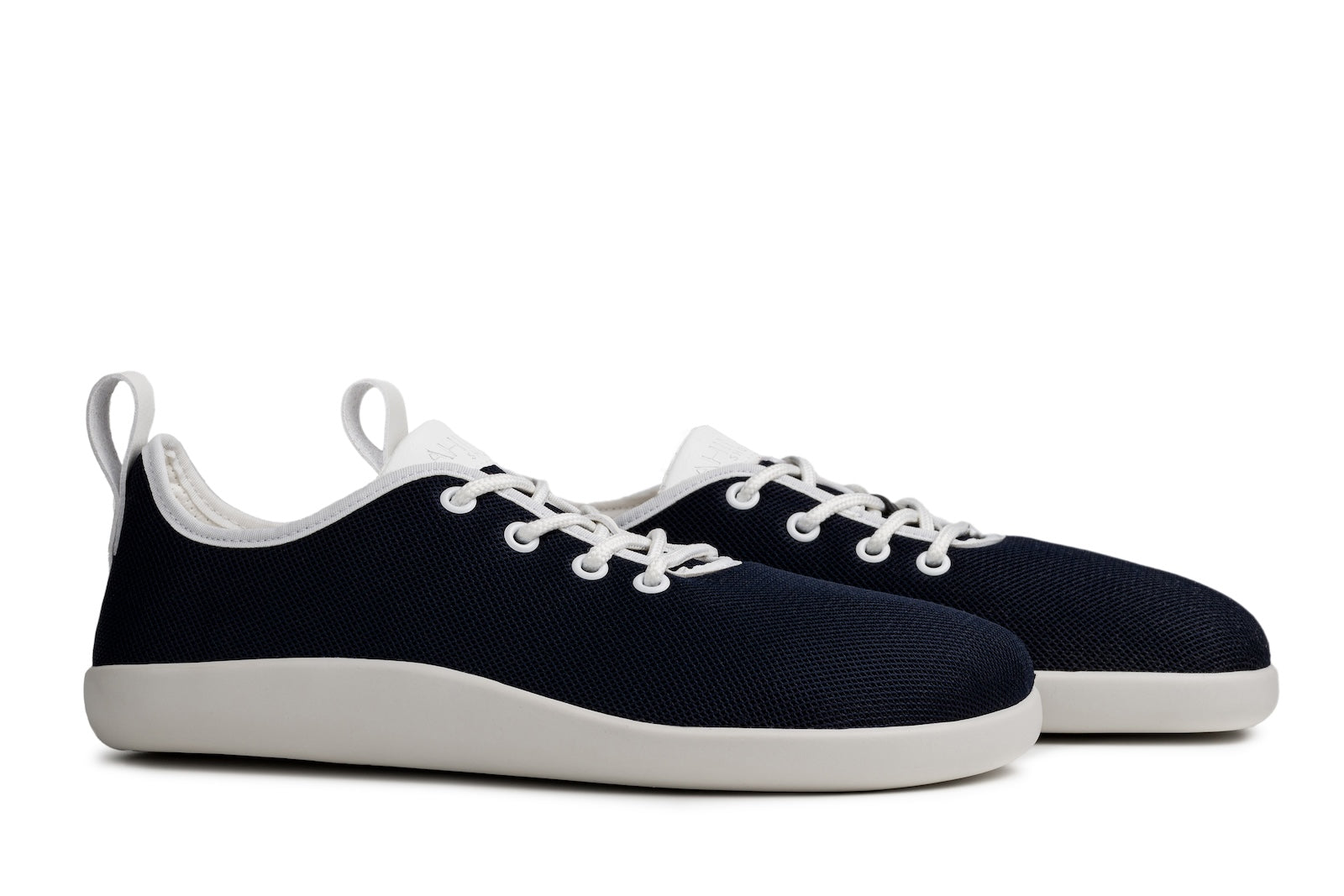 Flow Comfort navy sneakers