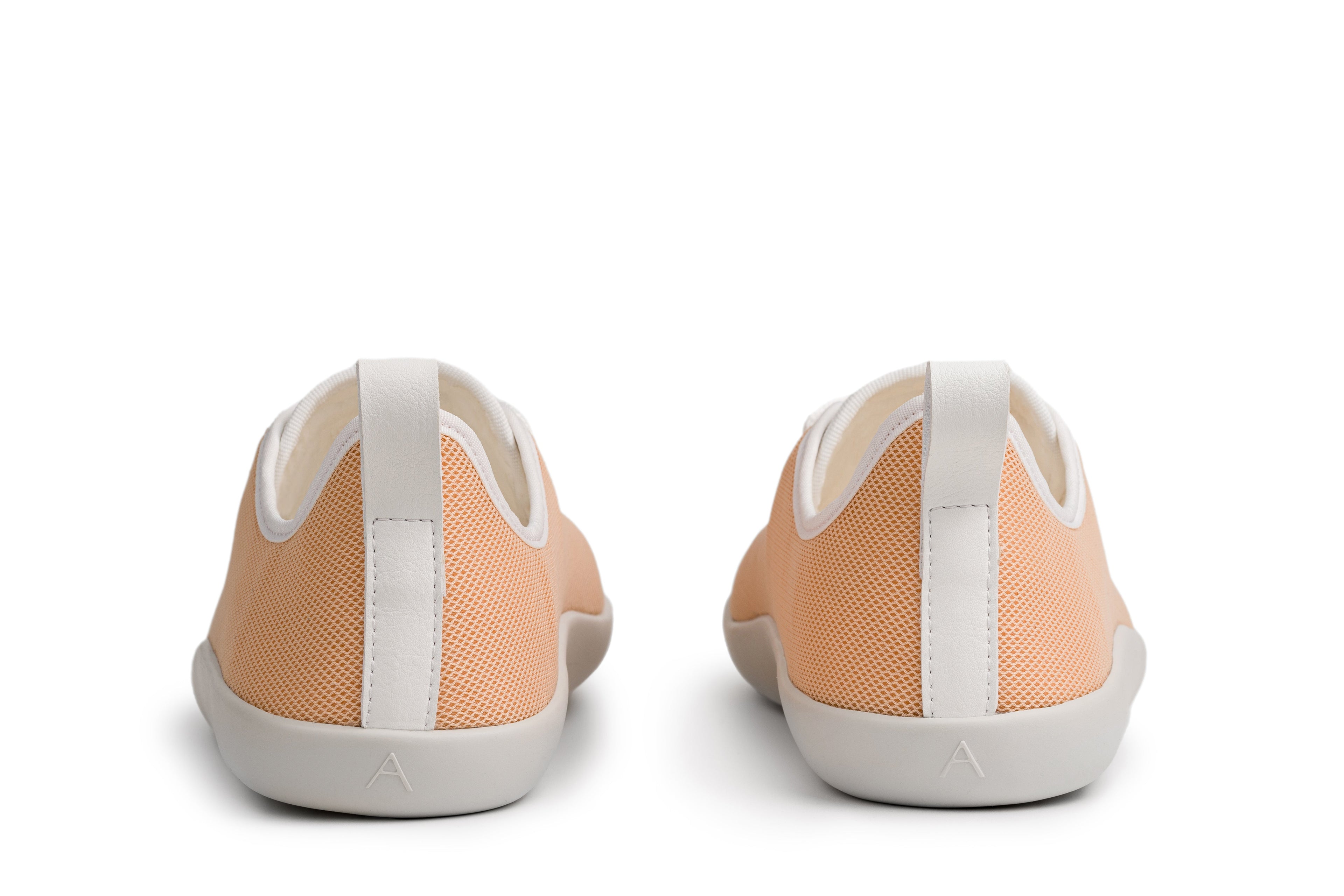 Flow beige barefoot sneakers