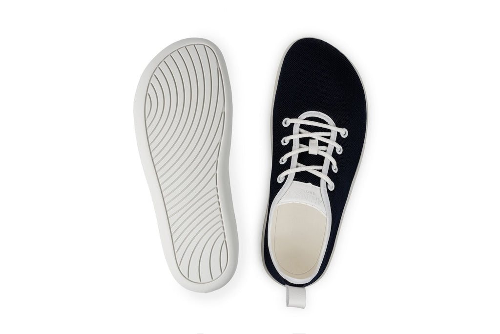 Flow Comfort navy sneakers