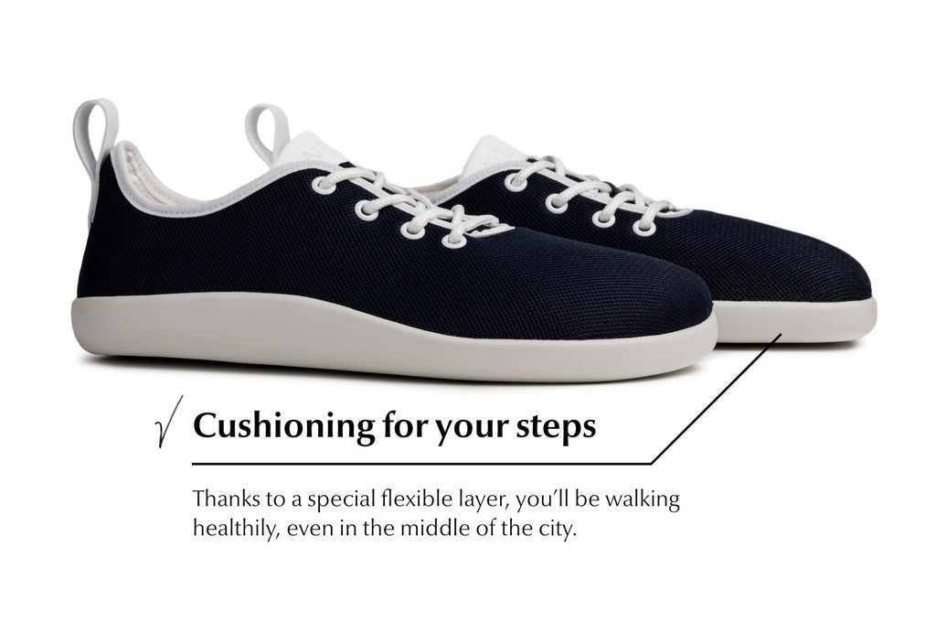 Flow Comfort navy sneakers