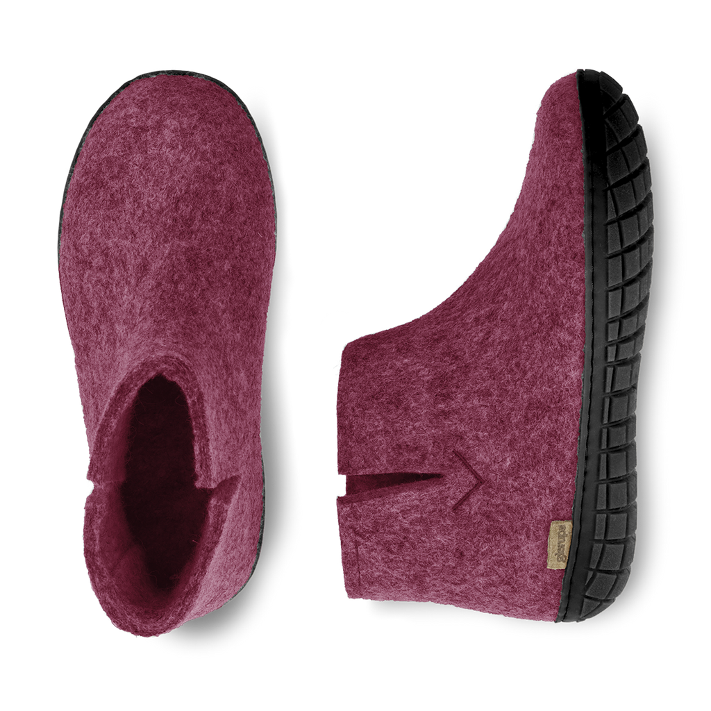 Boot with natural rubber sole - black - Cranberry