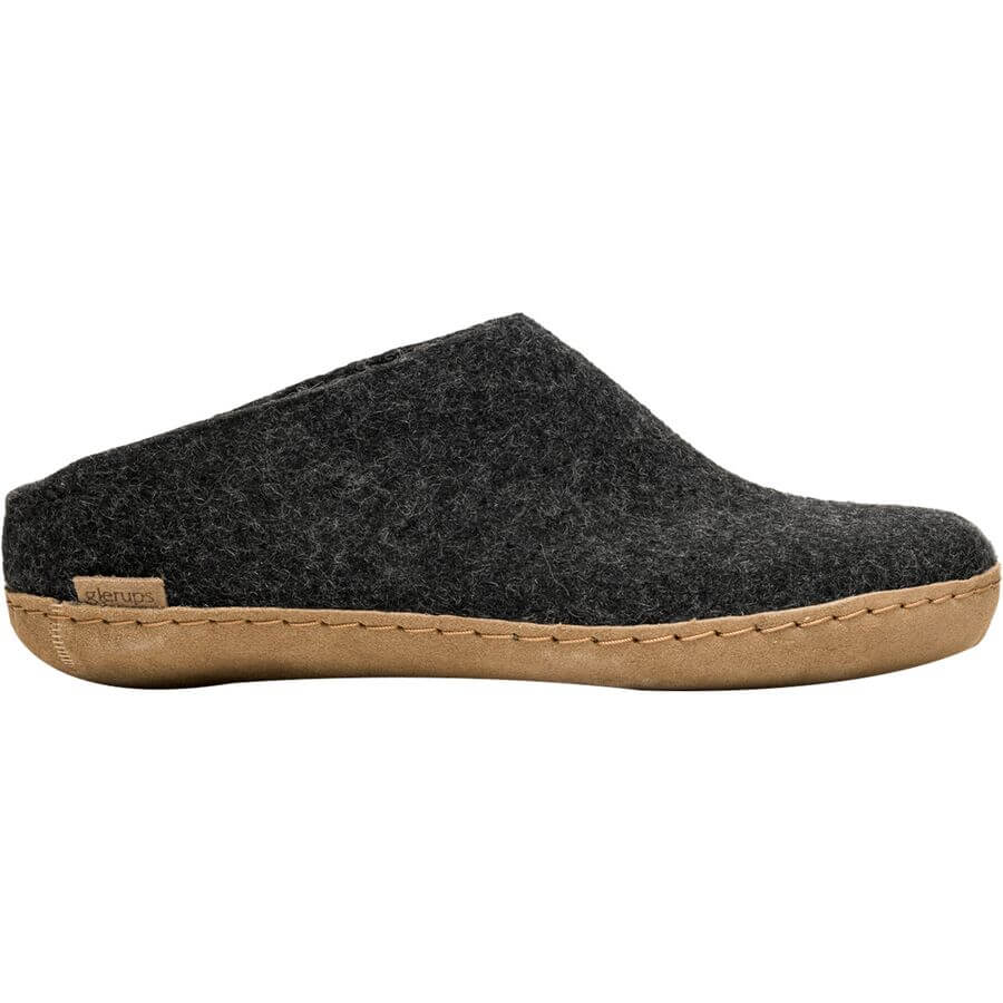 Charcoal slip-on slipper with felt upper and tan leather sole, minimalist wool design.