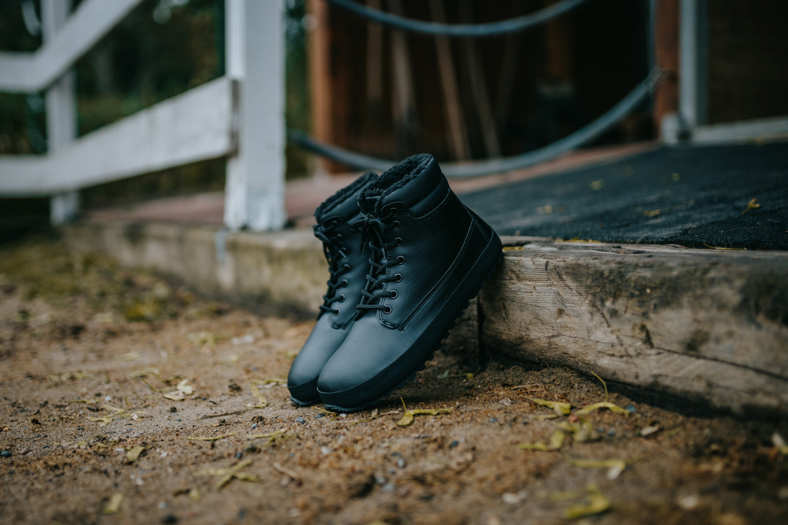 winter barefoot boots Shuma Winter black